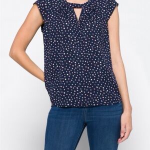 Fortune & Ivy medium mixed material top. Print on the front, solid blue back
